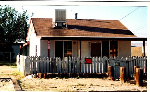 30821 Hwy. 58 in Barstow, CA - Foto de edificio - Building Photo
