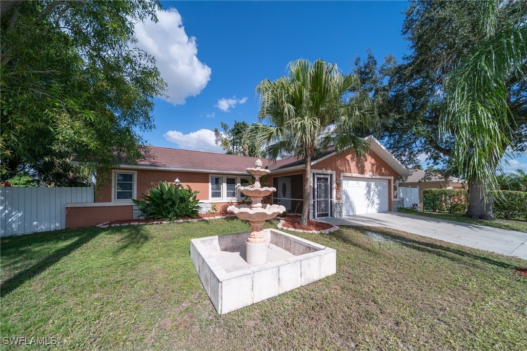 1813 NE 1st Terrace in Cape Coral, FL - Building Photo