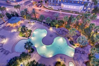 322 E Karen Ave, Unit 3608 in Las Vegas, NV - Foto de edificio - Building Photo