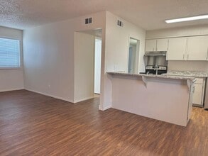 Linda Lane Apartments in Stephenville, TX - Building Photo - Building Photo