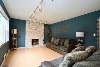 6 Wakeman St in West Orange, NJ - Building Photo - Building Photo