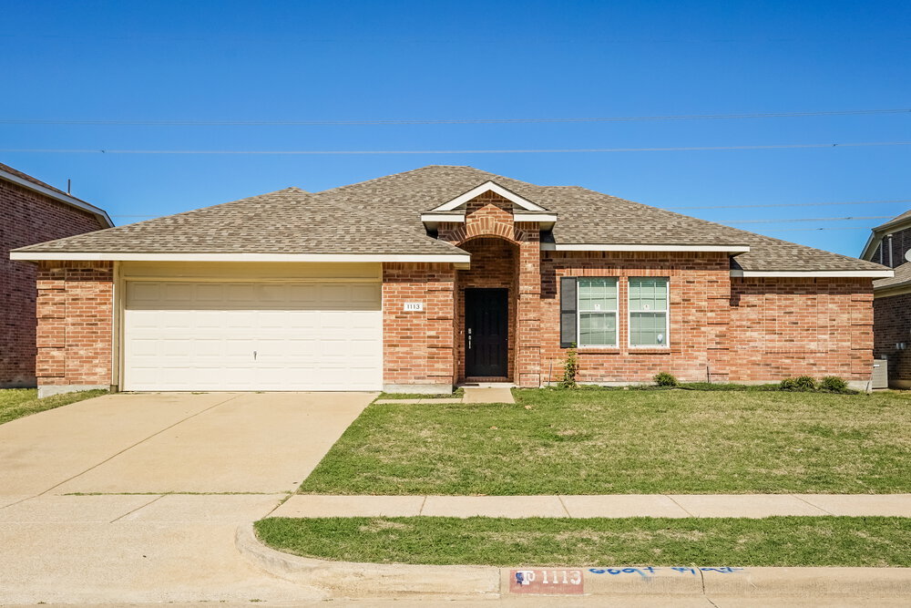 1113 Glencoe Dr in Glenn Heights, TX - Building Photo