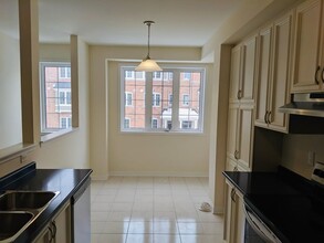 56 Jolly Way in Toronto, ON - Building Photo - Building Photo