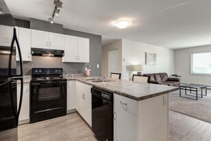 Vanier Woods in Red Deer, AB - Building Photo