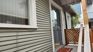 4708 Midvale Ave N, Unit Room 1 in Seattle, WA - Building Photo - Building Photo