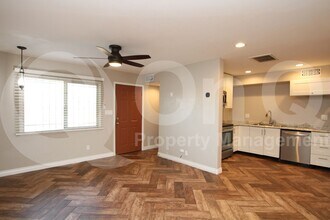 4601 E Southgate Ave in Phoenix, AZ - Building Photo - Building Photo