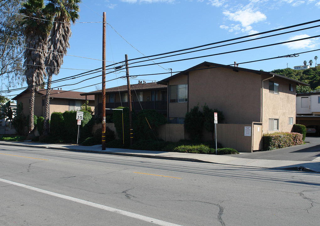 2531 Modoc Rd in Santa Barbara, CA - Foto de edificio