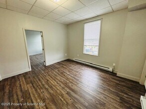 419-419 George St in Throop, PA - Building Photo - Building Photo