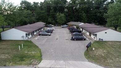 1106 W Mill St in Angola, IN - Foto de edificio - Building Photo