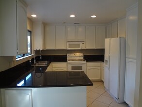 619 Willow Creek Dr in Folsom, CA - Foto de edificio - Building Photo