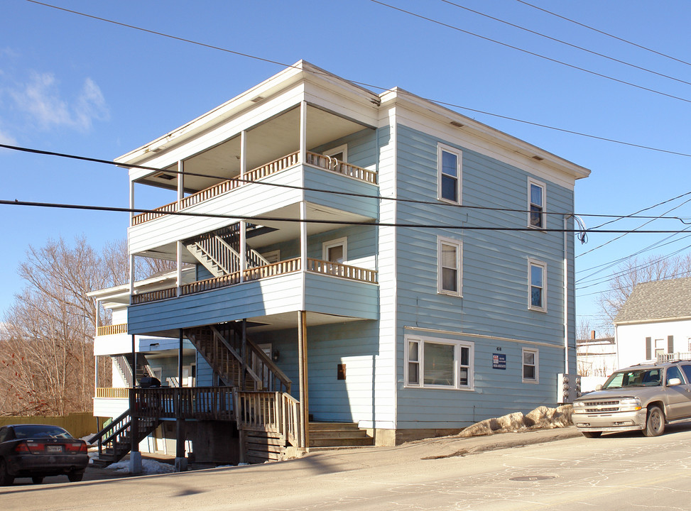 68 North Street in Augusta, ME - Foto de edificio