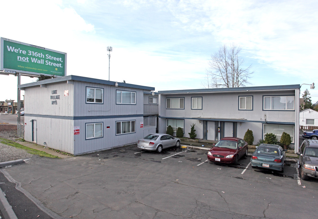 Lake Village Apartments in Federal Way, WA - Building Photo