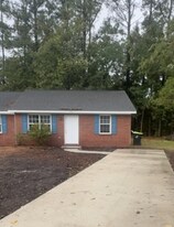 1708 Wine Press Ct in Jacksonville, NC - Building Photo