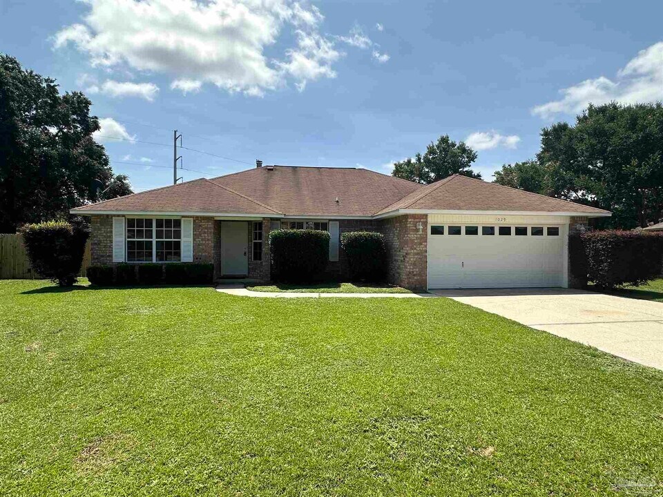 1029 Tortuga Dr in Pensacola, FL - Building Photo