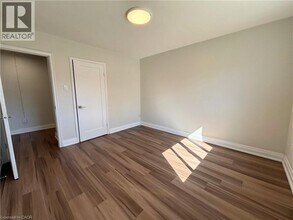 280 Lorne Ave in Kitchener, ON - Building Photo - Building Photo