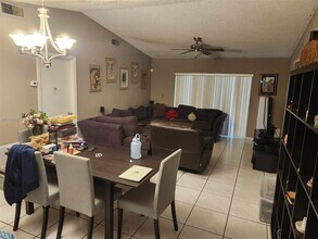 13337 SW 114th Pl in Miami, FL - Building Photo - Building Photo