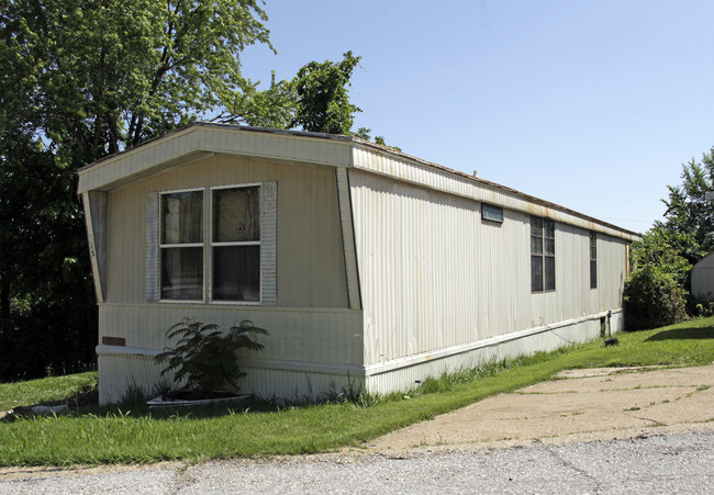 Wheelhouse Manor Mobile Home Park in Fenton, MO - Building Photo - Building Photo