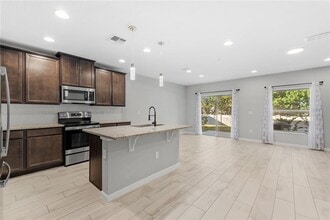 260 Smugglers Way in Apopka, FL - Building Photo - Building Photo