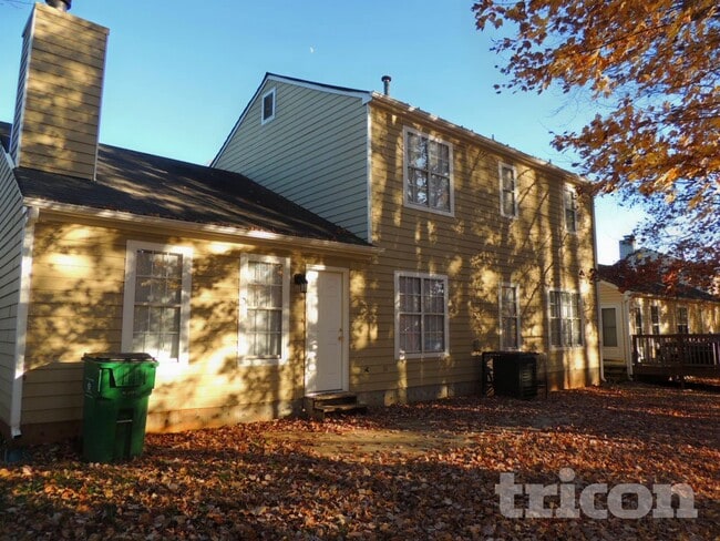 6017 Black Bear Ct in Charlotte, NC - Building Photo - Building Photo