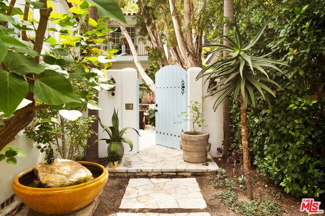 462 Mesa Rd in Santa Monica, CA - Building Photo - Building Photo