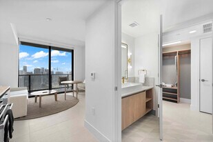 159 NE 6th St in Miami, FL - Building Photo