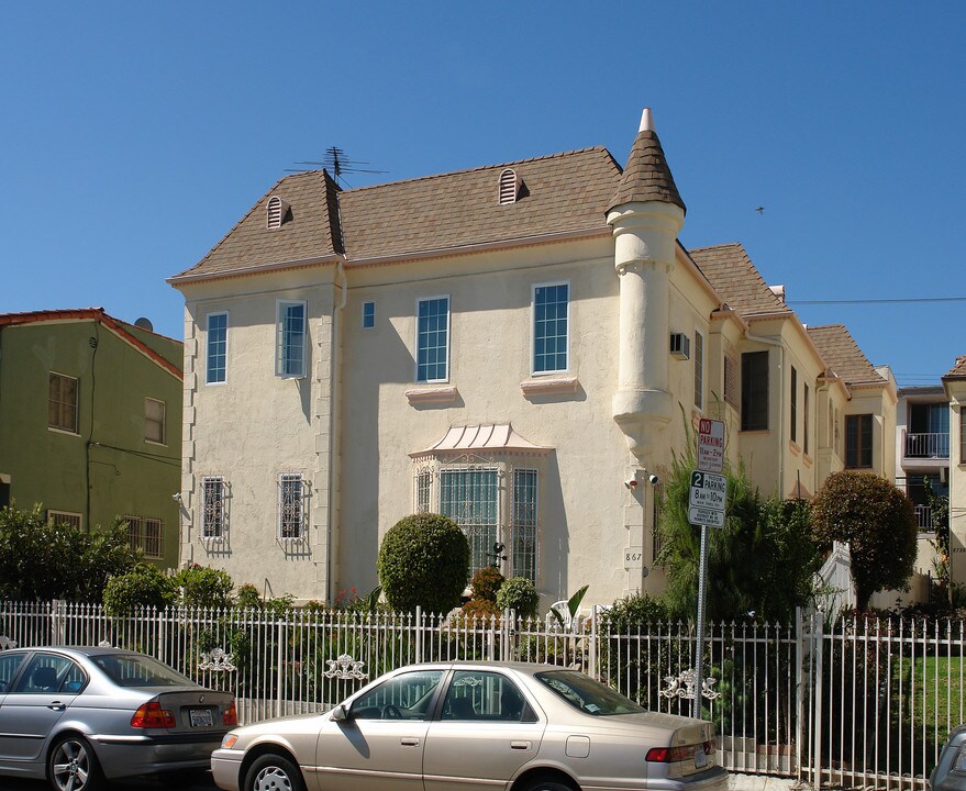 867 N Alexandria Ave in Los Angeles, CA - Building Photo