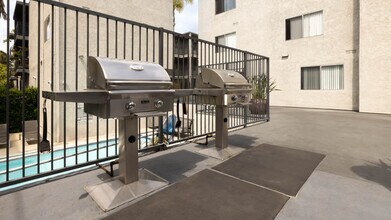 Virgil Square in Los Angeles, CA - Building Photo - Building Photo