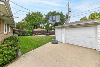 1208 Montclair Dr in Racine, WI - Building Photo - Building Photo