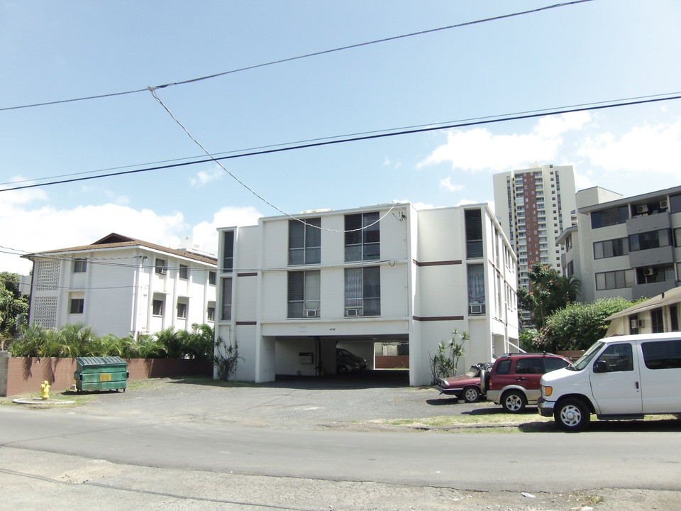 2738 Kaaha St in Honolulu, HI - Foto de edificio