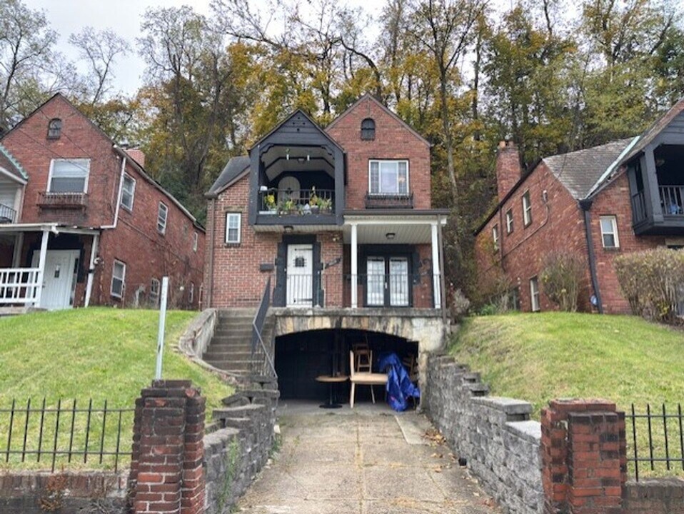 3831 Beechwood Blvd in Pittsburgh, PA - Building Photo