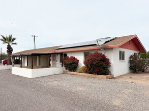 512 N Valley Dr in Apache Junction, AZ - Building Photo - Building Photo