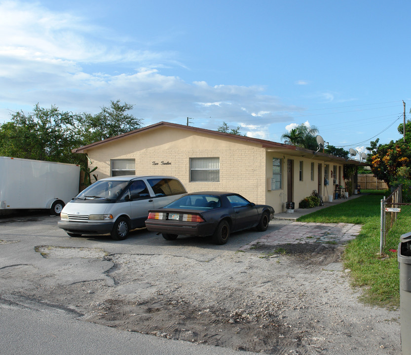 212 SW 22nd St in Fort Lauderdale, FL - Building Photo