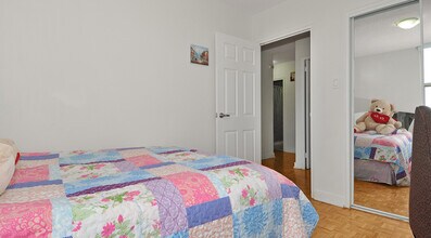 1286 Islington Ave in Toronto, ON - Building Photo - Building Photo