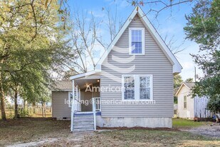 130 Pelzer St in Warrenville, SC - Building Photo