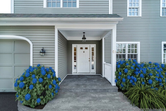 property at 28 Home Pl