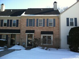 406 Tinker Dr in Chester Springs, PA - Building Photo