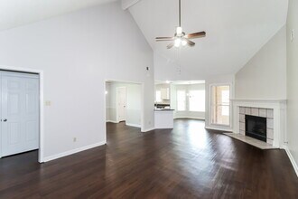 9335 Barrow Dr in Cordova, TN - Building Photo - Building Photo