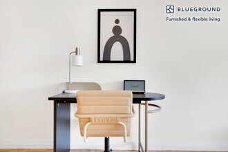 30 Park Ave in New York, NY - Building Photo - Building Photo