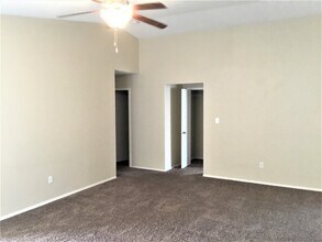 6201 Capriccio Rd NW in Albuquerque, NM - Foto de edificio - Building Photo