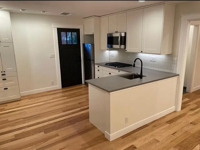 4209 1/2 Arlington Ave in Sacramento, CA - Building Photo - Building Photo