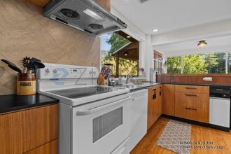 10590 River Dr in Forestville, CA - Building Photo - Building Photo