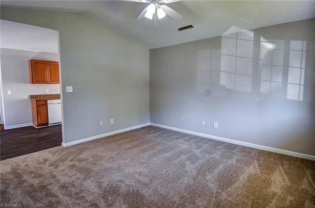 1714 Hertford St, Unit 3 in Greensboro, NC - Building Photo - Building Photo