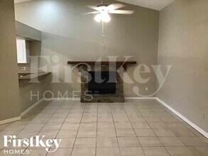 4718 Westwind Dr in Plant City, FL - Building Photo - Building Photo