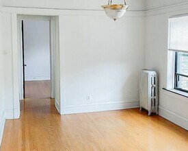 1448 W Cornelia Ave, Unit 2 in Chicago, IL - Building Photo - Building Photo