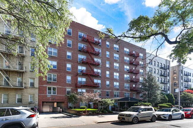 399 Ocean Pky in Brooklyn, NY - Building Photo - Building Photo