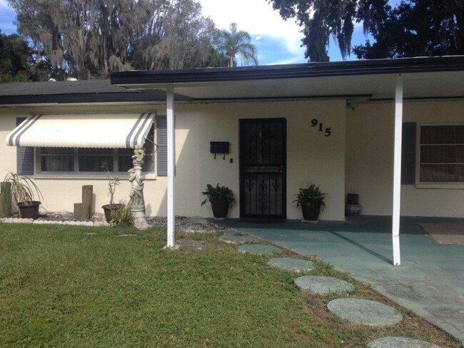 property at 915 14th St E