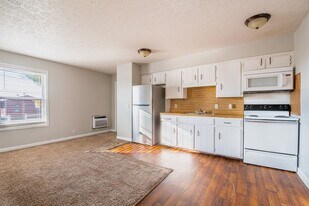 1059 Woods Ferry Rd in Gallatin, TN - Building Photo