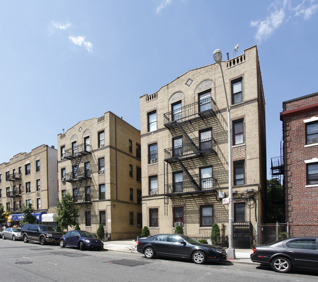 Rogers Court in Brooklyn, NY - Building Photo - Building Photo