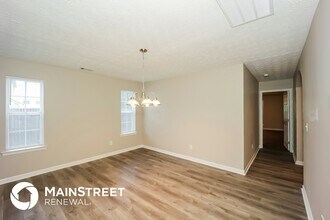 8227 Milam Loop in Fairburn, GA - Foto de edificio - Building Photo