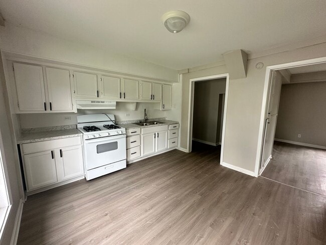 property at 115 Robertson Ln